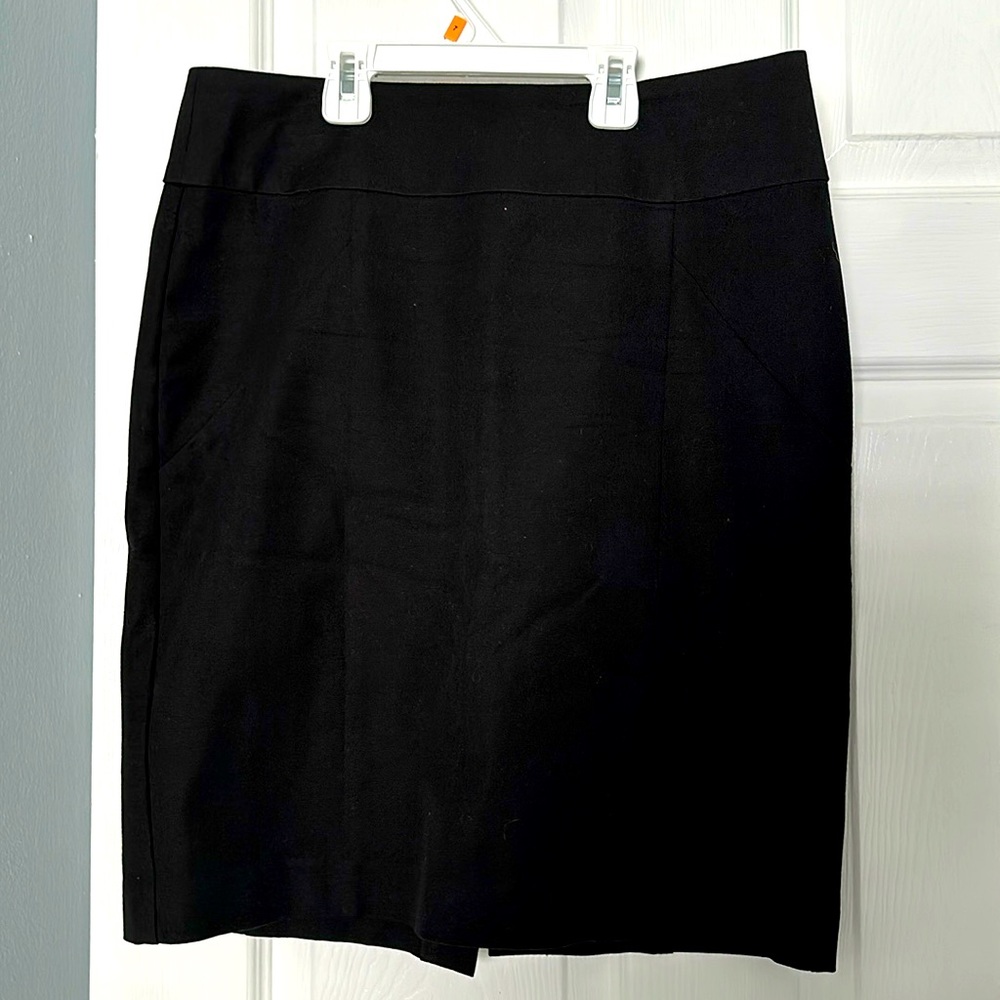 Banana Republic black skirt